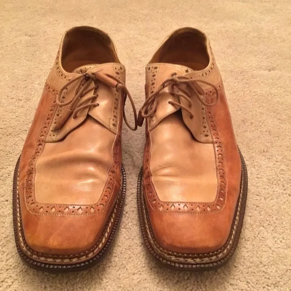 Mezlan Costa Two-Tone Wingtip Oxford